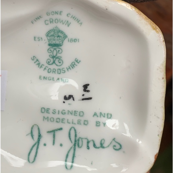 Crown Staffordshire Porcelain Bird Figural by J.T. Jones collectible - Picture 9 of 10